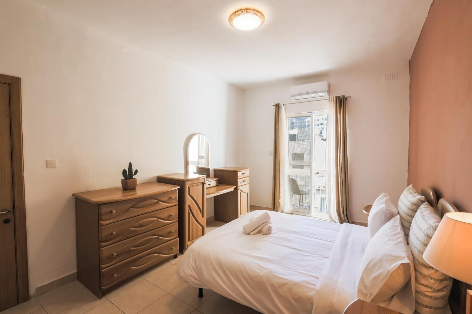 Sliema 3 Bedrooms Apartment Екстериор снимка